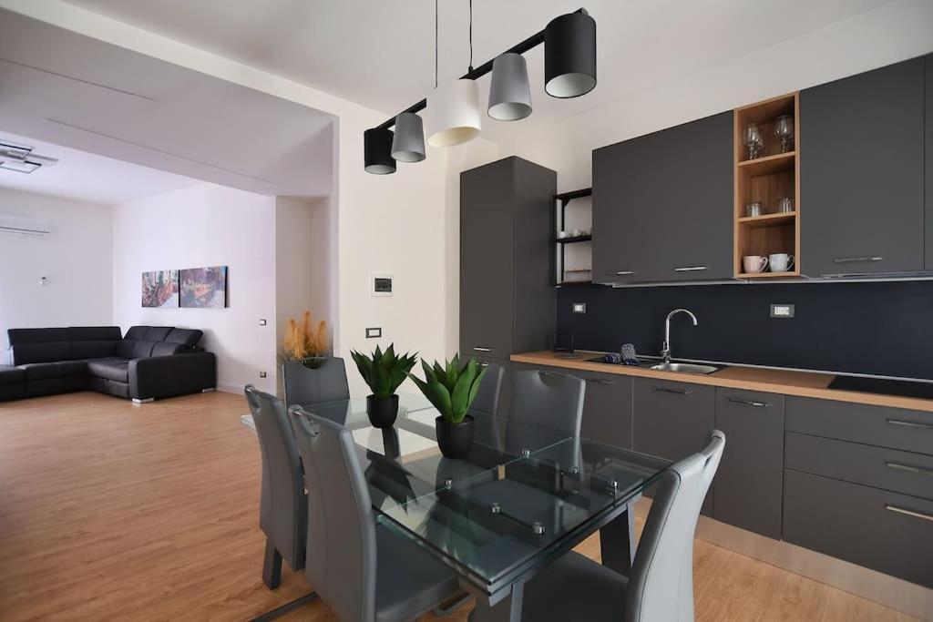 Iflat Normanni Lounge Apartment Palermo Bagian luar foto